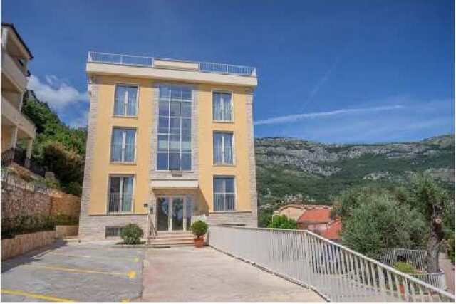 Apartments in Buljarica (BB001)