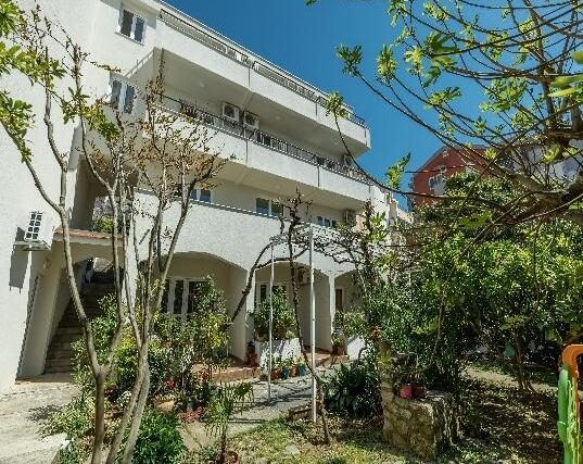 Apartments in Petrovac (PN001)